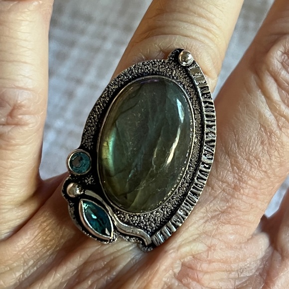 Labradorite Sterling Silver Ring - Picture 7 of 10